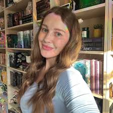 Do you want the house tour? (We just want to show you our Alani fridge) 😌💕