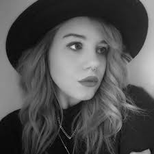 Katie Ellie (@KatieElliex) • Facebook