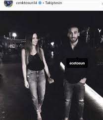 Cenk tosun is a 29 year old turkish footballer born on 7th june, 1991 in wetzlar, germany. Cenk Tosun Un Esi Kac Yasinda Ne Is Yapar Cenk Tosun Un Esi Ece Tosun Kimdir