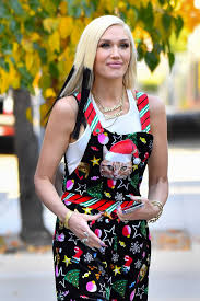 Gwen stefani — sleigh ride (2020). Gwen Stefani In Cat Themed Christmas Romper Santa Monica 12 09 2020 Celebmafia