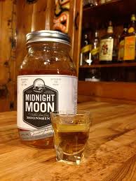 It's a really easy recipe that doesn't require a moonshine still or any make sure, though, you make it a few weeks before you plan to drink it. Junior Johnson S Midnight Moon Apple Pie Moonshine Thegopherspirit