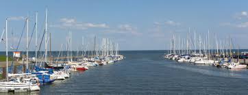 In Horumersiel Befindet Sich Ein Schoner Kleiner Jachthafen Mit Direktem Zugang Zur Nordsee Ostfriesland Urlaub Nordsee Ostfriesland