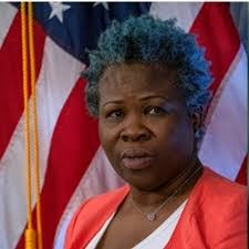 Heather Maune's Instagram, Twitter & Facebook