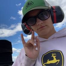 Sami Rhodes (@saamirhodes)