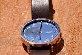 Die Skagen Connected Ist Eine Modische Hybrid Smartwatch F R Damen Und Herren Mehr Dazu Erf Hrst Du Im Skagen Connected Test In 2020 Leather Watch Accessories Leather