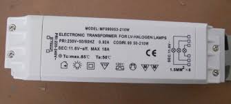 It features an ip20 rating and polycarbonate plastic body. 210w Electronic Transformer For Lv Halogen Lamps Ac220v Input Transformation Figure Electronic Transformer Halogenelectronic Trap Aliexpress