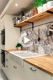 Un mélange de tons terreux et de nuances subtiles qui converge vers la réalisation d'un intérieur plein de charme d'antan. Epingle Sur Keuken Decoratie