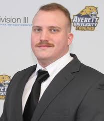 Hunter Crews's Instagram, Twitter & Facebook