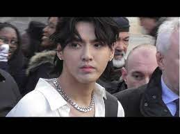 吴亦凡, пиньинь wú yìfán, род. Kris Wu Yifan å´äº¦å‡¡ Exo Paris 17 January 2019 Fashion Week Show Louis Vuitton Youtube