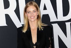 I have such bad anxiety going to see horror movies. Samara Weaving In Versace At The Ready Or Not Los Angeles Premiere Tom Lorenzo