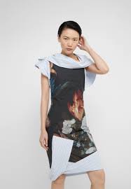 We would like to show you a description here but the site won't allow us. Vivienne Westwood Amnesia Dress Cocktailkleid Festliches Kleid Bosschaert Mehrfarbig Zalando De