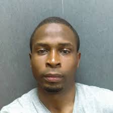 Irish fighter @paddy.mccorry defeats isra*li fighter and celebrates by  holding the Palestinian flag and shouting “Free Palestine” 🍉 Video:  @paddy.mccorry