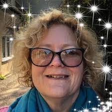 Julia Petrin's Instagram, Twitter & Facebook