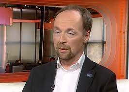 Eikö poliisilla olisi yöaikaan tärkeämpääkin tekemistä? Jussi Halla Aho Pienessa Honossa Kertoilee Juttuja Page 2 Punk In Finland