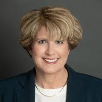 Jennifer Henne's Instagram, Twitter & Facebook