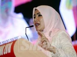 Anak perempuan terakhir saya, elizabeth, tulis david di. Puteri Umno Dah Tak Diva Lagi