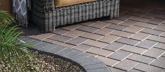 Pavers come in various combinations of colors, styles, sizes, thicknesses, patterns, and textures. Holland Stone Pavers Holland Stone Paving System
