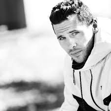 Luke Allard (@LukeCAllard)