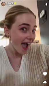 Sage doing Rylees “makmuck” as Sage would say 😂 #fyp #makeup #fyp  #foryoupage #fypシ゚viral #mindyarnold #ryleearnold @Rylee Arnold @Lindsay  Arnold Cusick