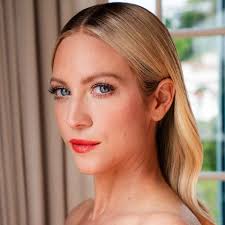 brittany snow lovebot (@brittanysnow)