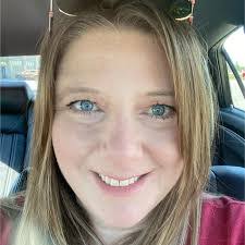 Sarah Hatfield's Instagram, Twitter & Facebook