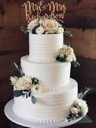 Pastel De Bodas Rustico Sharonhutkocakes In 2020 Simple Wedding Cake Floral Wedding Cakes Wedding Cake Rustic