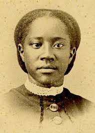 Caroline Anderson's Instagram, Twitter & Facebook