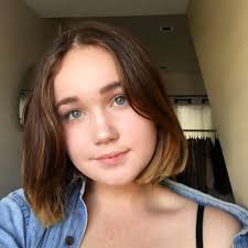 Zara Webb (@ZaraWebb1937)