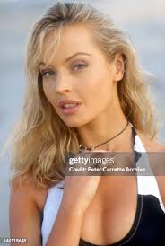 Kimberley Davies's Instagram, Twitter & Facebook