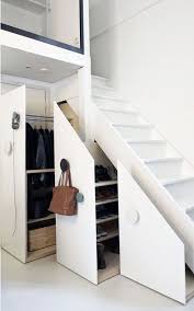 9 Astuces Pour Amenager Un Espace Fute Sous L Escalier Meuble Sous Escalier Rangement Sous Escalier Dressing Sous Escalier