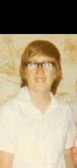 Hi guys. I'm looking for a gentleman by the name of Robert John Bourke. I'm  assuming he was born in the really late 50's early 60's somewhere in  Victoria. That's all I