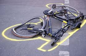 Unfall In Stuttgart Sillenbuch Radfahrerin Kracht In Autotur Sillenbuch Stuttgarter Zeitung