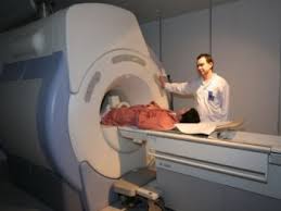 Rmn (o prescurtare de la imagistica prin rezonanță magnetică) este o modalitate diagnostică imagistică, care utilizează câmpul magnetic înalt, dar nu radiațiile ionizante, comparativ cu ct (tomografia computerizată) și radiografia. Veste ExtraordinarÄ Pentru Femei Rmn Ul Mamar Decontat De Stat Special Arad Ultimele Ètiri Din Arad