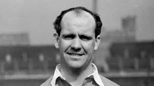 Gentleman Johnny: the Irish soccer star who became a legend