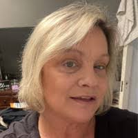 Melinda Bunch's Instagram, Twitter & Facebook