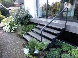 korte stalen buitentrap bvt33 buitentrap tuin trappen tuintrap