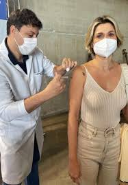 Join facebook to connect with flávia alessandra and others you may know. Foto So De Calcinha Flavia Alessandra Sensualiza Na Web Celebridades O Dia