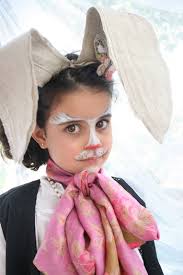 Alicia en el país de las maravillas. El Atelier De Las Pulgas Diy Costumes Kids Holloween Costume Alice In Wonderland Tea Party