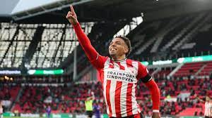 1.79 m (5 ft 10 in) playing position(s): Bvb Donyell Malen Als Nachfolger Von Jadon Sancho Bei Borussia Dortmund Gehandelt Eurosport