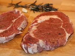 Bucti antricot de vita(cu os cu tot) sare si piper cimbru pentru marinata 1 ingrediente: Antricot De Vita La Gratar