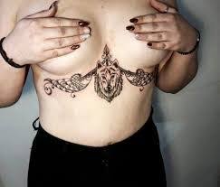 Resultado De Imagen Para Tatuagens Underboobs Tiny Tattoos For Women Tattoos For Women Wolf Tattoos For Women