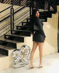 Birthday 23✨🖤 Gracias a dios por otro año más, por permitirme estar con mi  familia y con las personas que amo, feliz y agradecida con lo que tengo  ahora 💫❤️