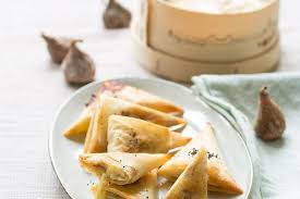Bricks De Figues Sechees Et Vacherin Mont D Or Aop Recette Recette Vacherin Figue Seche Vacherin