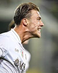 Great guy amongst great players #Honduras Mario Ramos Hondureños en Naples  Honduran Football Selección Nacional de Honduras