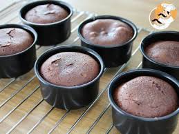 Fondant Au Chocolat Et Son Coeur Ultra Coulant Pas A Pas Recette Ptitchef Fondant Au Chocolat Recette Fondant Recette