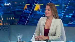Egyszer már távozott onnan, akkor be is jelentette, hogy a lelkiismerete nem engedi neki a maradást, mert pont akkor veszett össze a legokosabb lajos és a legkirályabb viktor. Allami Kituntetest Kapott A Karacsony Gergelyt Szivato Hir Tv S Musorvezeto Propeller