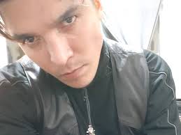 Justin Bone's Instagram, Twitter & Facebook