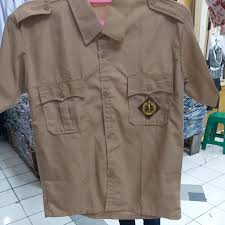 Pakaian seragam pramuka terbaru lukman nulhakim pada pakaian seragam pramuka terbaru siaga terdapat garis berwarna coklat tua yang terletak pada bagian saku dan lengan pada. Seragam Sekolah Baju Pramuka Penggalang Laki Sd Smp Sma Shopee Indonesia
