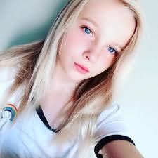 Congratulation's Jadyn Rylee. Soon she will be going to France for the  premier of Flag Day. She plays Sean Penn's teenage Daughter Jennifer in the  movie. I look back and remember the