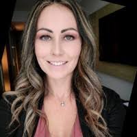 Danielle Thomson's Instagram, Twitter & Facebook